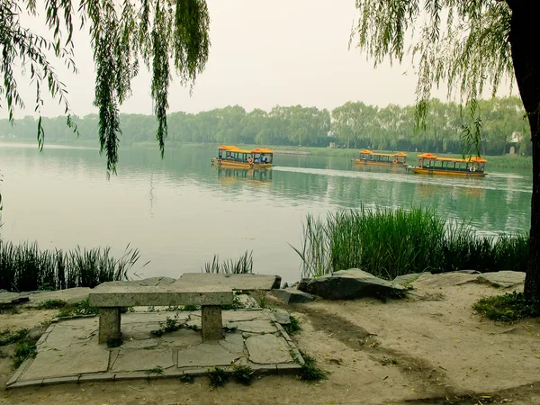 Barche tradizionali sul canale — Foto Stock