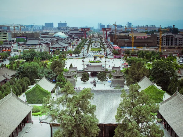Park in de buurt van reus wilde gans pagode xian, china. — Stockfoto