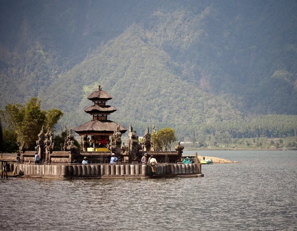 Ulun Danu temple Beratan Lake — Stock Photo, Image