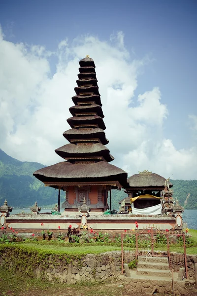 Templo Ulun Danu Lago Beratán — Foto de Stock