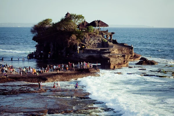 Tanah lot Tempel auf See — Stockfoto