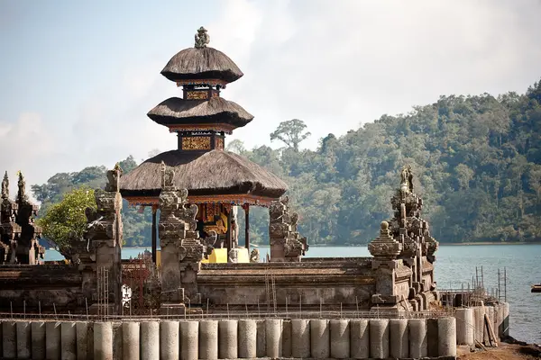 ウルン ダヌ寺院 beratan 湖 — ストック写真