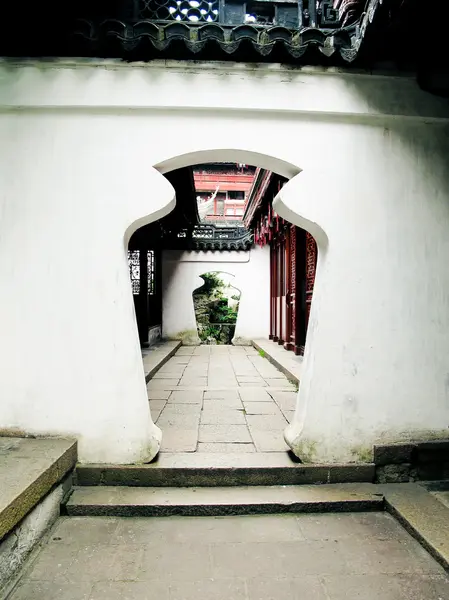 Entrance to the temple, china — Stock Photo, Image