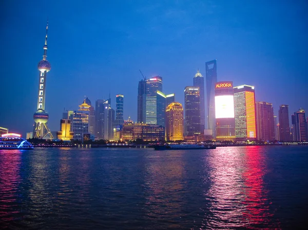 Gece Şangay silüeti — Stok fotoğraf