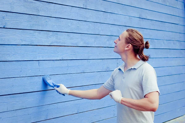 Pintor sorridente — Fotografia de Stock