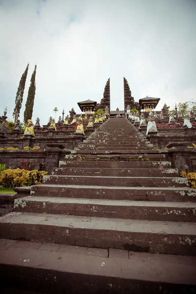 祖庙的 besakih。巴厘岛最大印度教庙 — 图库照片