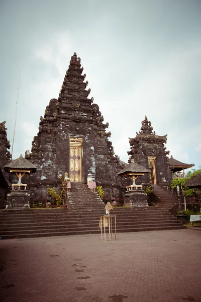 Templo Madre de Besakih. El templo hindú más grande de Bali —  Fotos de Stock