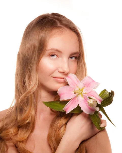 Hermosa chica con un lirio de flores —  Fotos de Stock