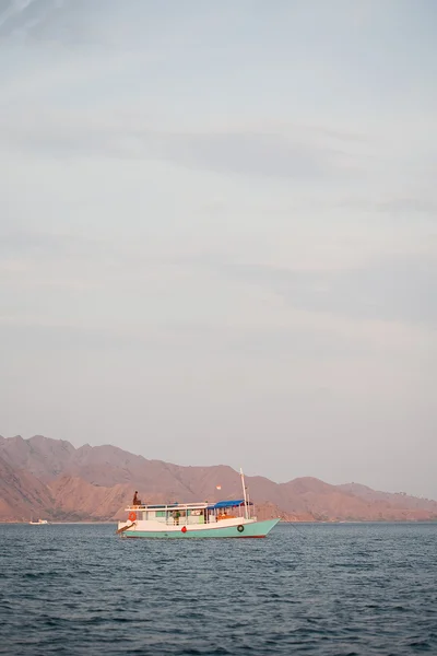 Boot auf See — Stockfoto