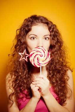 genç kızla mutlu: lollipop