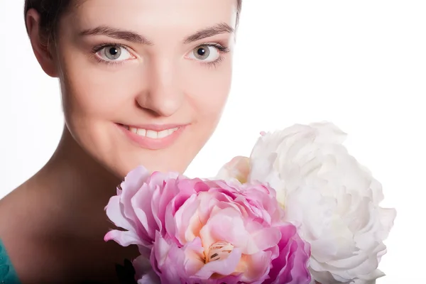 Femme avec des fleurs — Photo