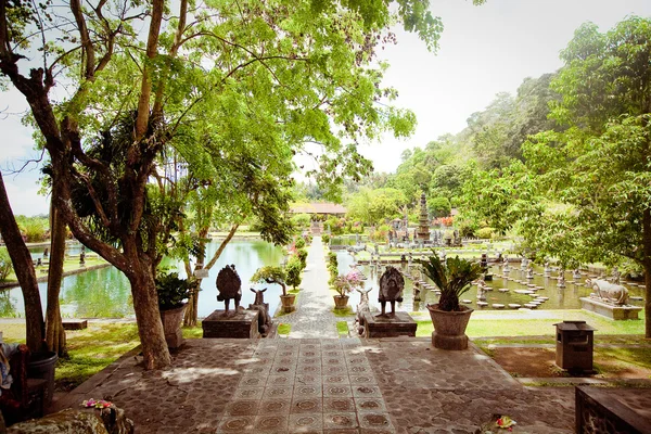 Tirtagangga woda Pałac na wyspie bali, Indonezja — Zdjęcie stockowe