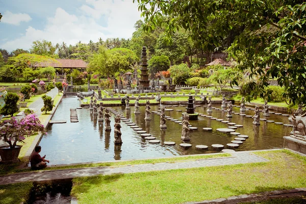 Tirtagangga Vodní palác na ostrově bali, Indonésie — Stock fotografie