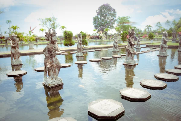 Tirtagangga Vodní palác na ostrově bali, Indonésie — Stock fotografie