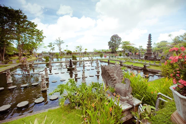 Tirtagangga Vodní palác na ostrově bali, Indonésie — Stock fotografie