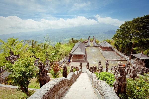 Храм Пура Лемпуян. Бали, Индонезия — стоковое фото