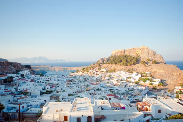 Kilátás nyílik a város Lindos, Rodosz, Görögország — Stock Fotó