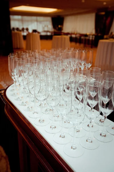 Óculos na mesa — Fotografia de Stock