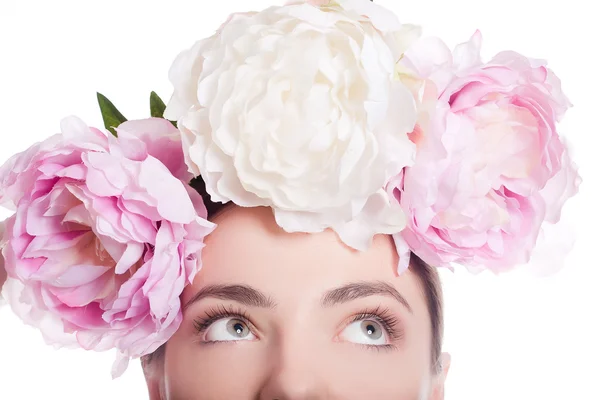 Beautiful woman with flower wreath — Stock Photo, Image