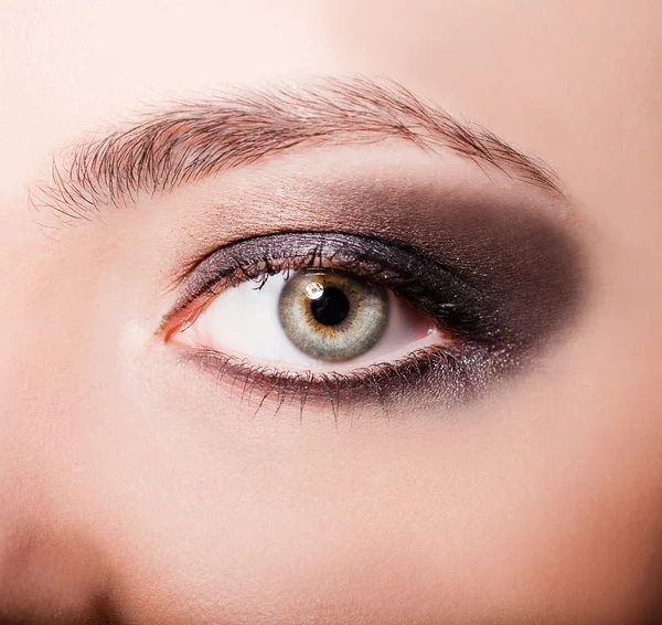 Occhio donna con bel trucco — Foto Stock