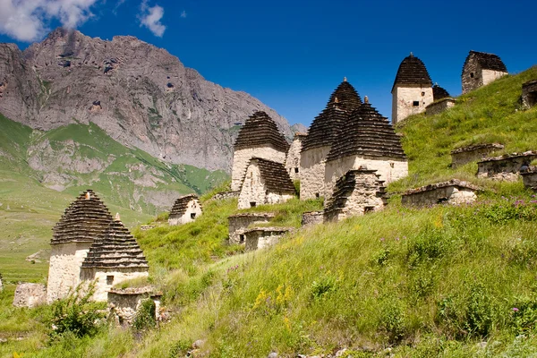 Ruines de l'ancienne colonie dans les montagnes du Caucase — Photo