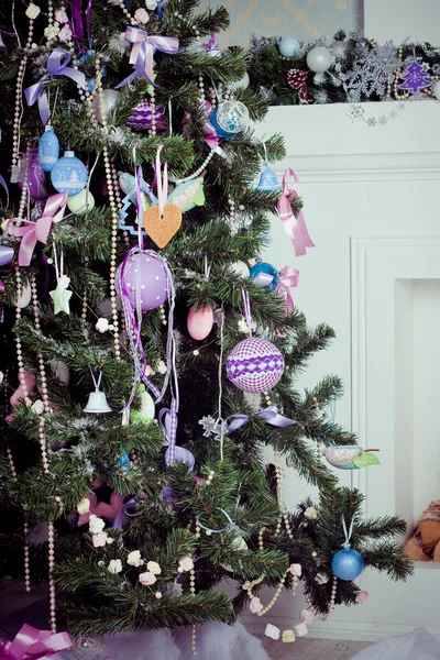 Árbol de Navidad decorado —  Fotos de Stock