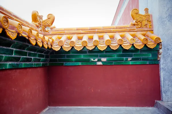 Techo del templo amarillo chino Palacio de verano — Foto de Stock