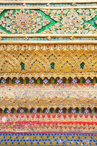 Kleurrijke decoratie in tempel — Stockfoto