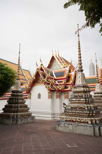 バンコクのタイの寺院ワット ・ プラチェートゥポンウィモンマンカラーラーム — ストック写真