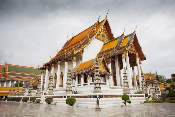 Wat Suthat Thepwararam в Бангкоке — стоковое фото