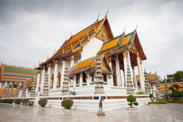 Wat Suthat Thepwararam в Бангкоке — стоковое фото