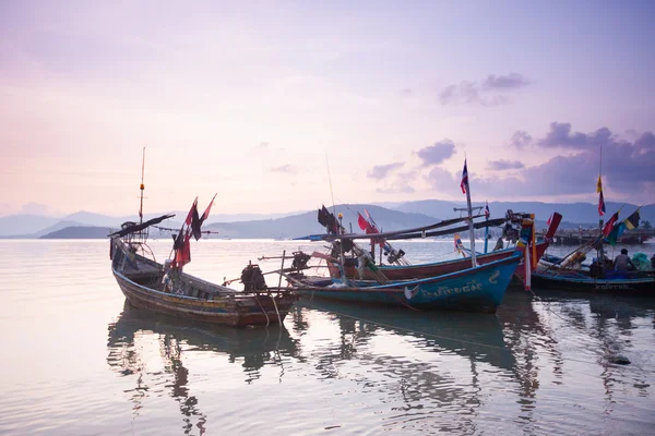 海滩上的热带落日 — 图库照片