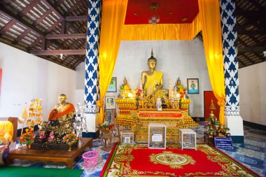 tapınakta chiang dao, Tayland
