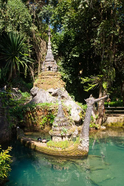 Tempel i chiang dao, thailand — Stockfoto