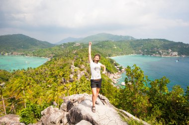 dağ tepe üzerinde kazanan. Spor ve aktif bir yaşam konsepti