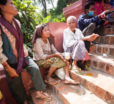 Phnom penh, Kamboçya - 31 Ocak 2014 kirli evsiz insanlar