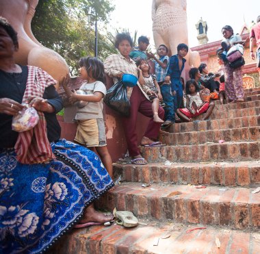 Phnom penh, Kamboçya - 31 Ocak 2014 kirli evsiz insanlar