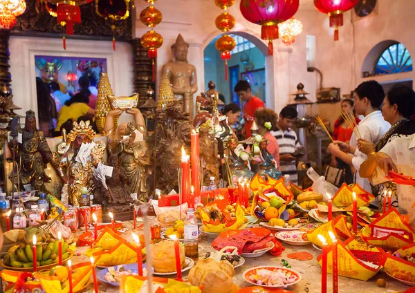 Phnom penh, Kamboçya - 31 Ocak 2014 insanlar kutlamak Çin