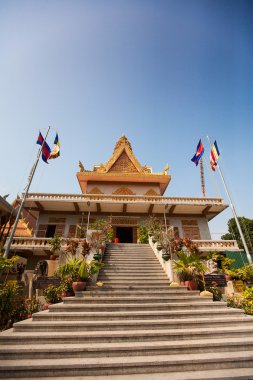 ounalom templo contém um pêlo da sobrancelha de Buda. Cambojaounalom Świątynia zawiera włosów brwi Buddy. Kambodża