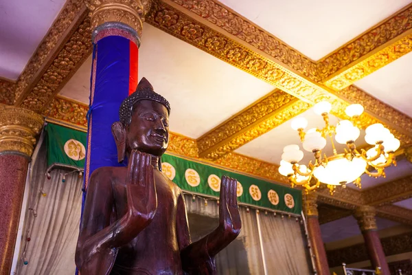 Tempio di OunaLom contiene un sopracciglio capelli di Buddha. Cambogia — Foto Stock