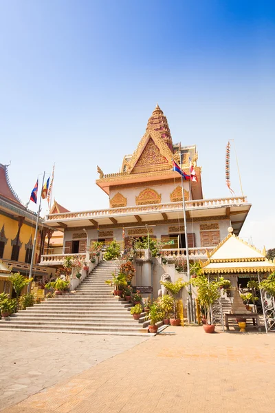 Ounalom tempel bevat een wenkbrauw haren van Boeddha. Cambodja — Stockfoto