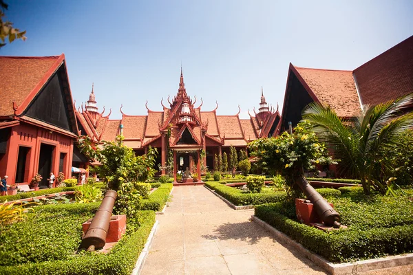 Muzeum Narodowe w phnom Penh w Kambodży (sala rachana), cambo — Zdjęcie stockowe