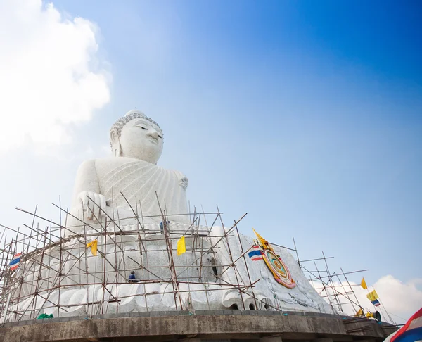 Mramorová socha velkého Buddhy v Phuketu — Stock fotografie