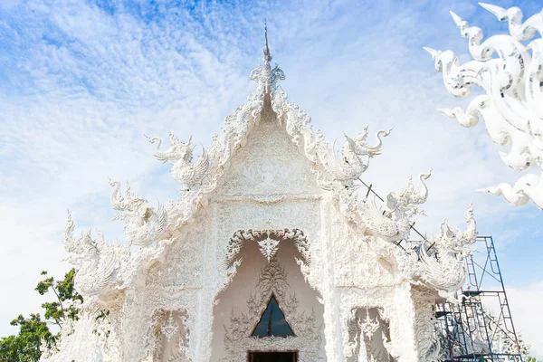 Wat rong khun (vita tempel) i chiang rai provinsen — Stockfoto