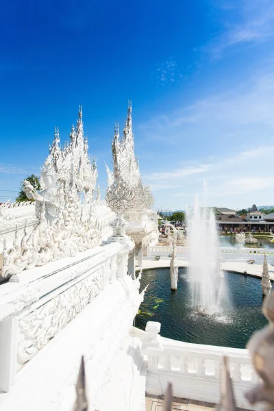 Wat Rong Khun (templo blanco) en la provincia de Chiang Rai — Foto de Stock