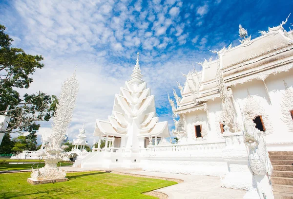 Wat rong khun (vita tempel) i chiang rai provinsen — Stockfoto