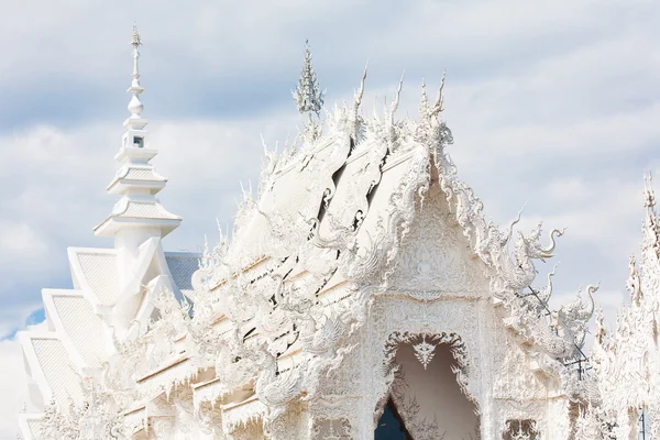 Wat rong khun (vita tempel) i chiang rai provinsen — Stockfoto