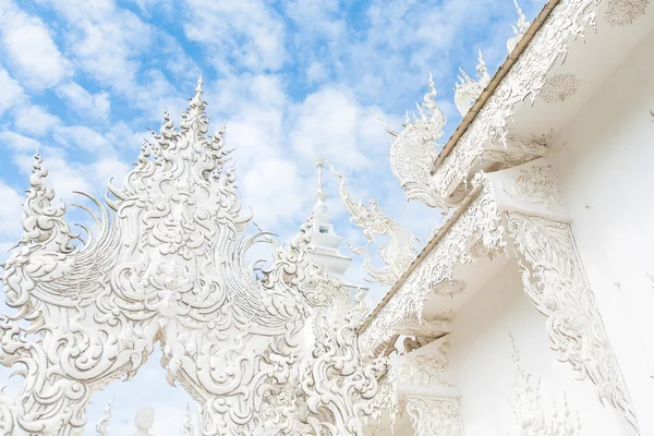 Szczegóły wat rong khun (biały świątyni) w prowincji chiang rai — Zdjęcie stockowe