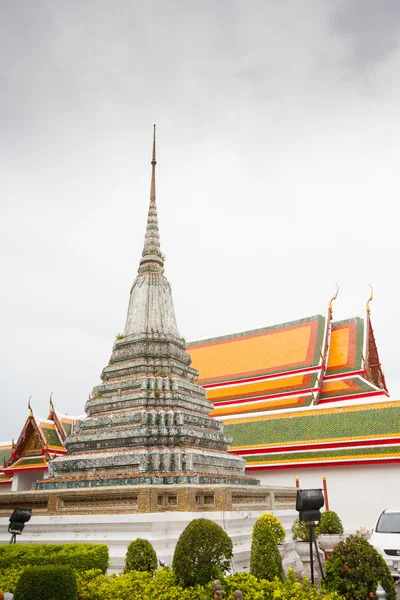 Tempel in der Nähe von wat arun in bangkok — Stockfoto