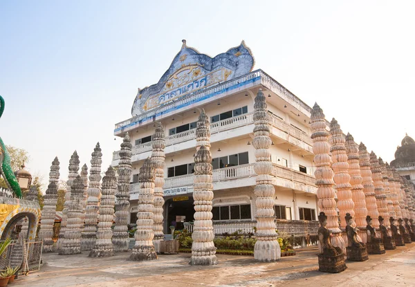 Oude architectuur (Boeddha park) in thailand — Stockfoto